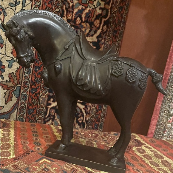 Elegant bronze Black Horse Sculpture - Picture 9 of 9